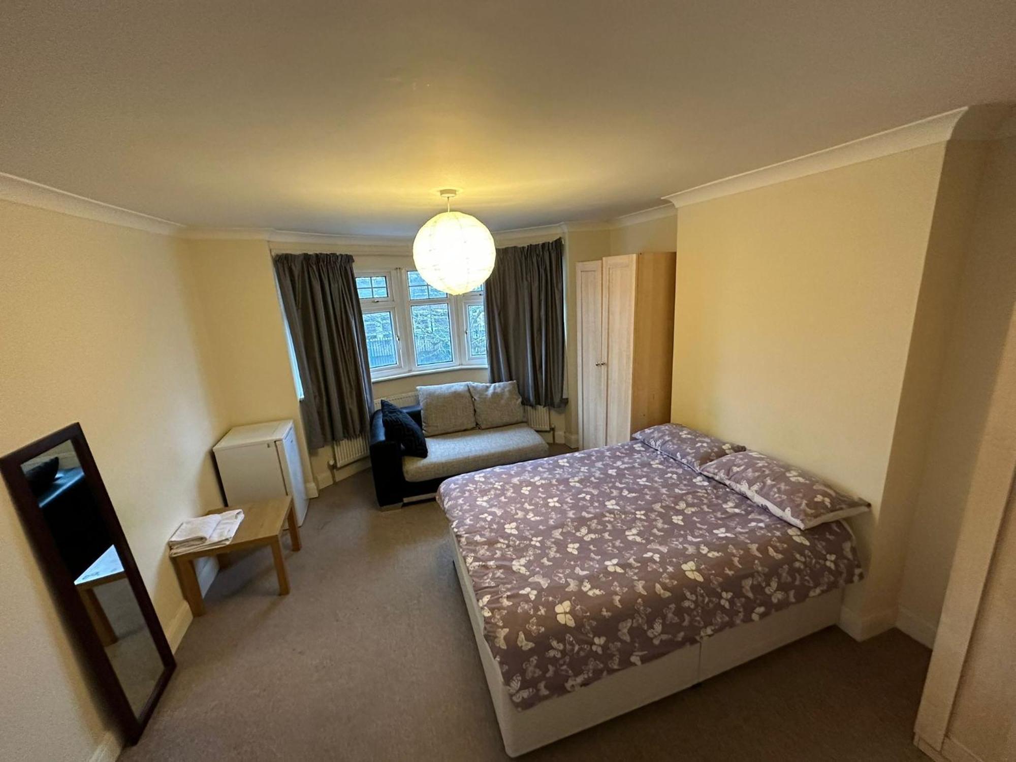 Апартаменты House Dollis Hill Лондон Экстерьер фото